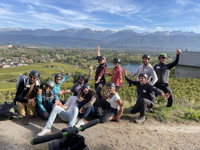 Groupe lors d'une balade Segway dans les Vignobles de Savoie