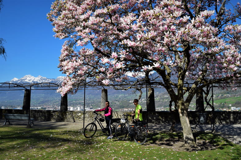 Tour des Bauges à vélo - Etape Pays d'Albertville - Du Lac de Grésy à Ugine